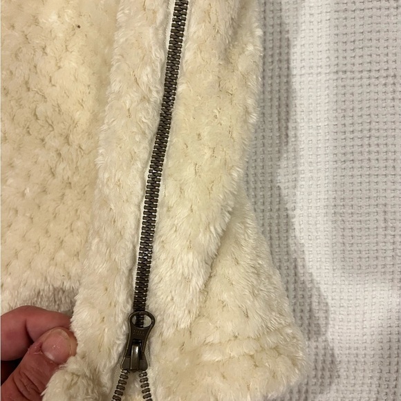 COLUMBIA off white sleeveless vest - Picture 4 of 5